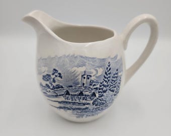 Enoch WEDGWOOD Creamer COUNTRYSIDE Blue & White made in ENGLAND