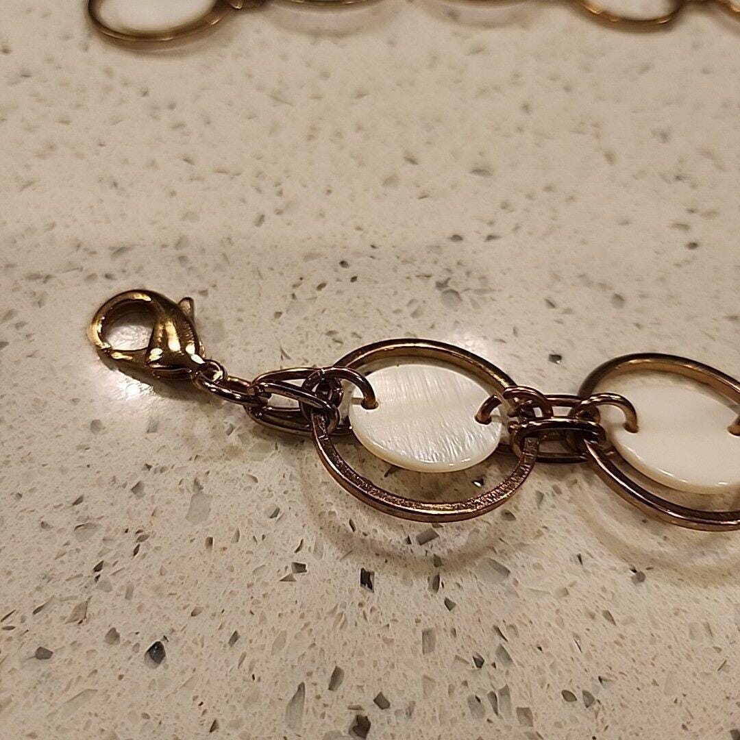 Retro Gold Tone Women display picture 2