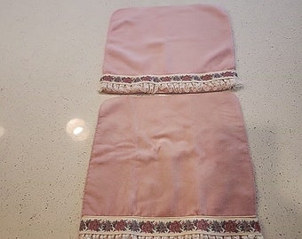 Débarbouillette vintage Ames rose en coton dentelle des années 50, lot de 2 12 x 12"