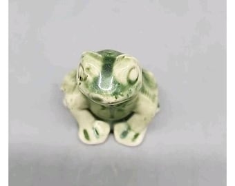 Figura vintage de rana verde de porcelana china en miniatura japonesa de 1 pulgada