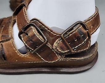 Doc Dr. Martens Vintage Leather Fisherman Brown Sandals  display picture 3
