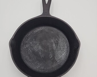 Vintage Wagner Ware Sidney -U- 3E cast iron 6.5" Round Skillet