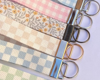 Coquette Gingham Wristlet Keychain Cute Aesthetic Key Fob Cottagecore Checkered Keychain Double Sided Lanyard Gift for Her Valentines gift