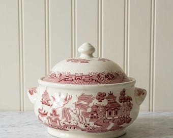 Vintage Churchill China Red Willow Soup Tureen, Covered Serving Bowl