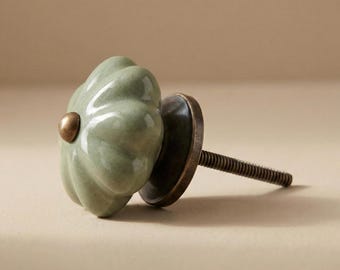 Sage Green Ceramic Flower Knob • Floral Drawer Pull • Green Cabinet Hardware • Grandmillennial Dresser Knob • English Cottage Decor