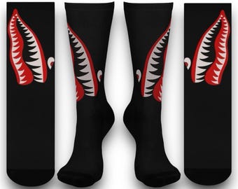 Calcetines de avión P40 con diseño de morro de pájaro de guerra y boca de tiburón. Avión de combate de la Segunda Guerra Mundial. Segunda Guerra Mundial.