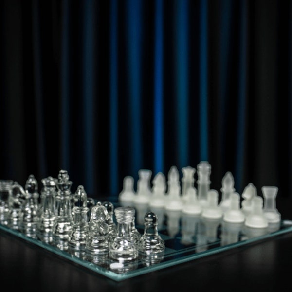 Handcrafted Glass Chess Set - Unique 20x20cm Board - Classic Glass Chess Pieces - Decorative and Gift-Worthy