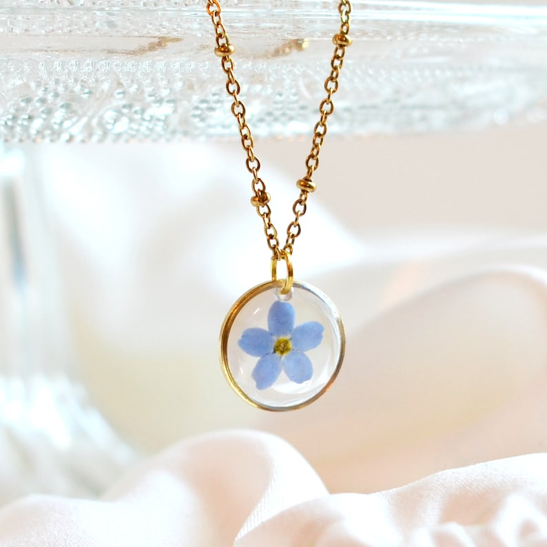 Myosotis vergeet-mij-nietje ketting en oorbellen in hars, echte geperste bloemen afbeelding 5