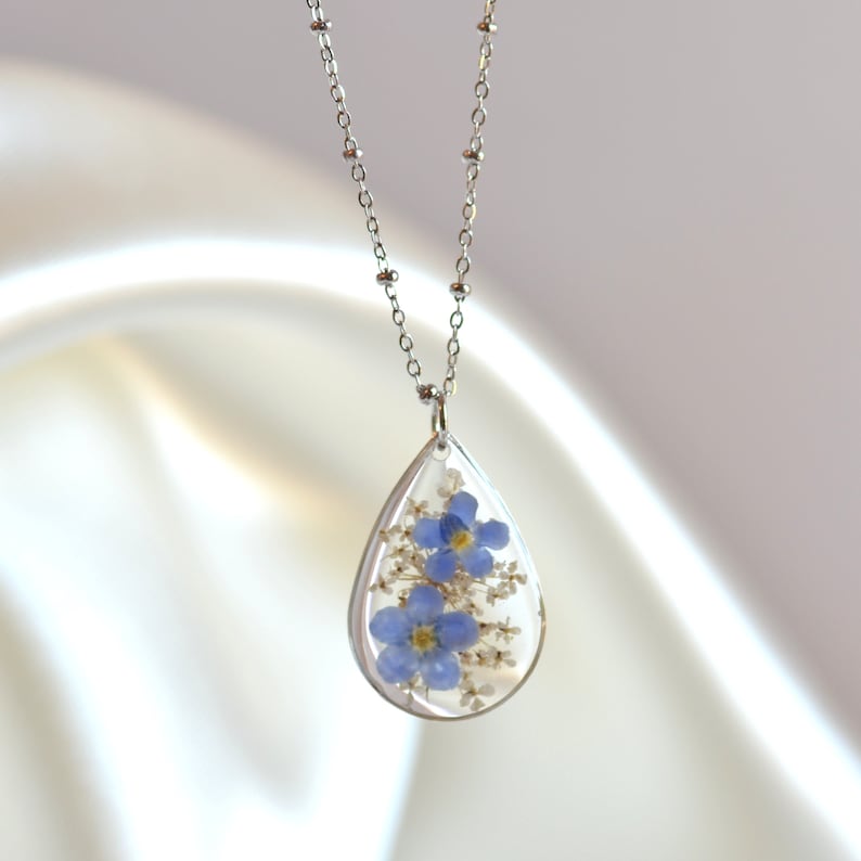 Collana myosotis pizzo della regina Anna non ti scordar di me resina fiori veri pressati immagine 3