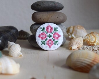 Palestinian Embroidery Pinback Button - Flower motif
