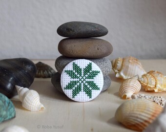 Palestinian Embroidery Pinback Button - Bethlehem Star motif