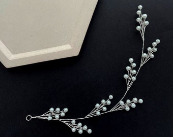 Minimalistic wedding hair piece Pearl hair vine Bridal hair vine Bridal hair pieces Wedding hair vine Wedding hair pieces Wedding head piece