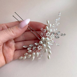 Small pearl hair pin Bridal hair piece Bridal hair pin Floral hair pins Bridal headpiece Pearl hair comb Wedding hair piece Wedding hair pin