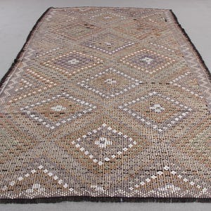 Vintage Kilim, Embroidered Large Kilim, Turkish Kilim, Antique Kilim, Rugs For Dining Room, 6.5x10 ft Brown Kilim, Decorative Turkish Kilim,