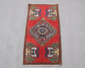 Turkish Rug, Small Rug, Vintage Rug, Antique Rugs, Rugs For Bedroom, 1.6x3.1 ft Red Rug, Anatolian Rugs, Wool Bath Mat,