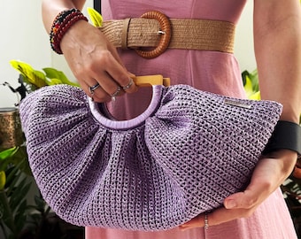 Pochette bohème mauve en raphia - Porte-monnaie éventail lavande fait main - Sac tendance estival bohème - Sac à main au crochet élégant - Cadeau fait main élégant