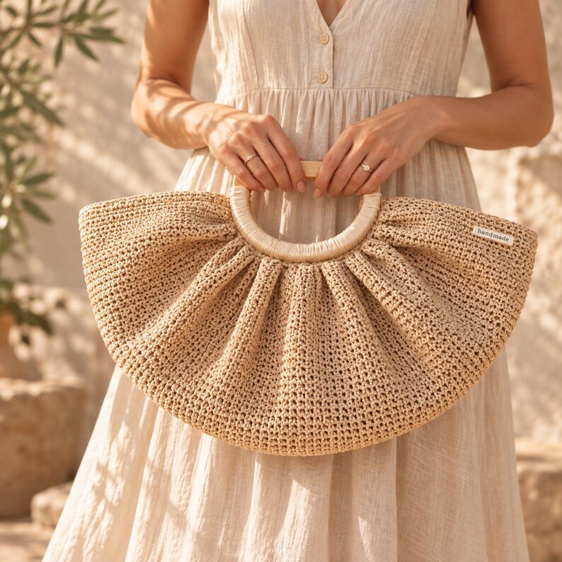 Beige Raffia Crochet Shell Bag: Handmade Top Handle Purse with Wooden Handles image 3