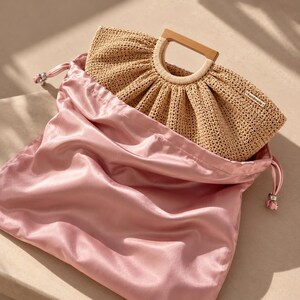 Beige Raffia Crochet Shell Bag: Handmade Top Handle Purse with Wooden Handles image 11