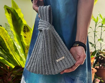 Sac Celestial Lurex Knot - Porte-monnaie artisanal en crochet métallique - Pochette de soirée minimaliste argentée - Cadeau fait main élégant
