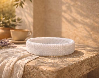 Pulsera de ganchillo de lurex blanco: brazalete brillante para bodas de invierno