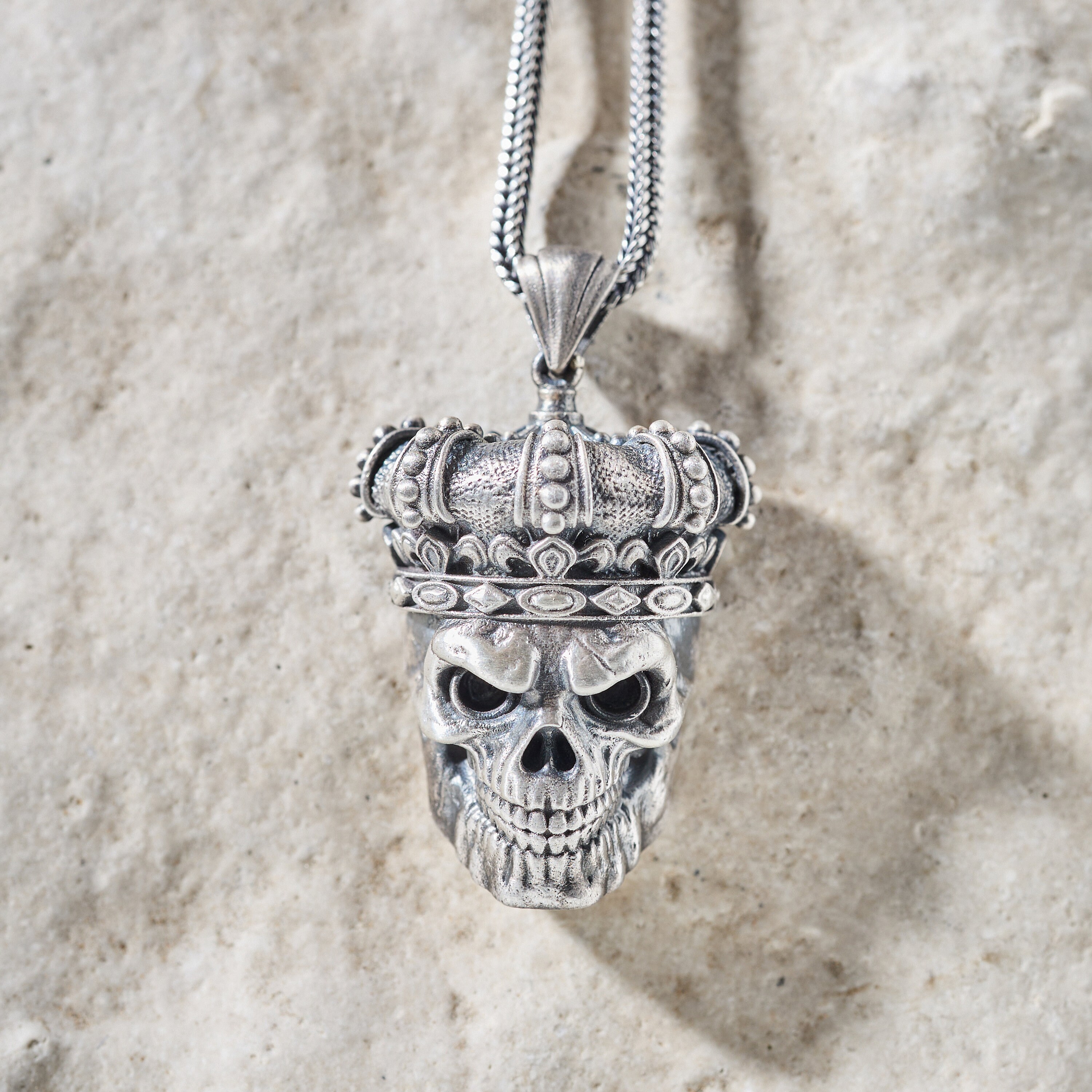 King Skull Pendant - Etsy