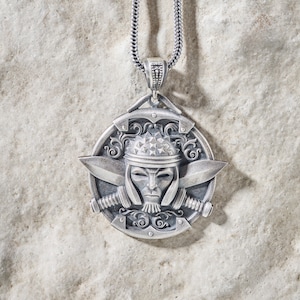Roman Gladiator Helmet Necklace, Gift for Boyfriend, Silver Necklace, Handmade Gift, Men&#39;s Necklace, Roman Warrior Medallion Gift