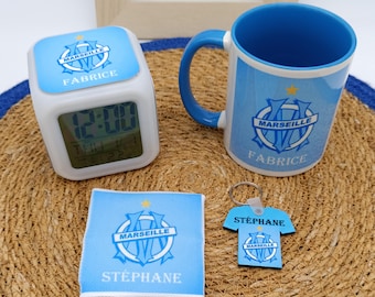 Pacote de presente de futebol do Olympique de Marseille personalizado com nome, caneca com despertador e pulseira e chaveiro para torcedores do OM personalizáveis