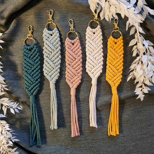 macrame keychain