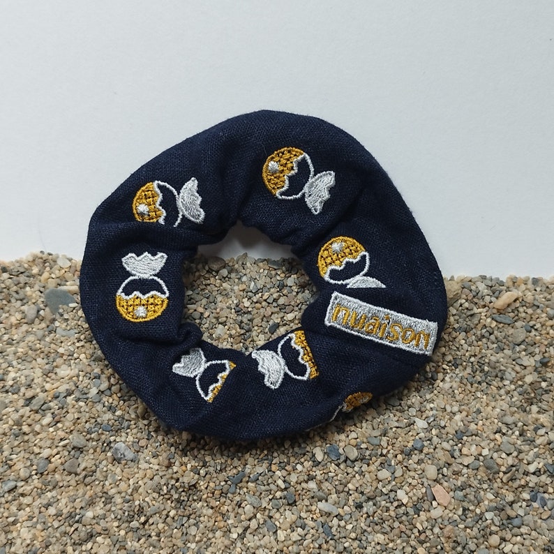 Linen scrunchie Small blue image 4