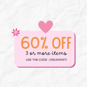 Może przedstawiać: R&oacute;żowy prostokątny grafika z zaokrąglonymi rogami, z napisem "60% OFF" w kolorze pomarańczowym i "3 or more items" w kolorze czarnym. Poniżej napis "USE THE CODE: CREAMARTI". R&oacute;żowe serce i kwiat są w tle.