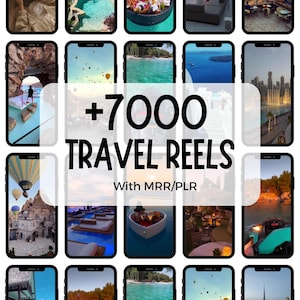 Può includere: Un collage di schermi di smartphone che mostrano reel di viaggio. Il testo centrale recita "+7000 TRAVEL REELS With MRR/PLR." Gli schermi mostrano varie destinazioni di viaggio, tra cui spiagge, paesaggi urbani e mongolfiere.