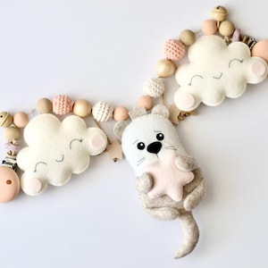 Stroller chain with otter
