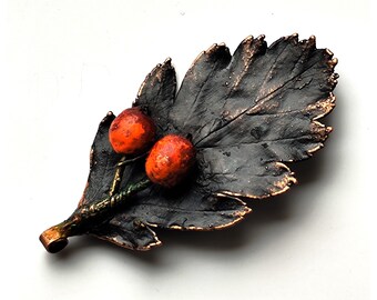 Elektroformad kopparfärgad rönnbladsbrosch, botaniska smycken