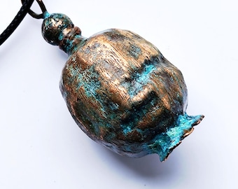 Necklace with a poppy-shaped galvanized copper pendant, turquoise patina, botanical jewelry