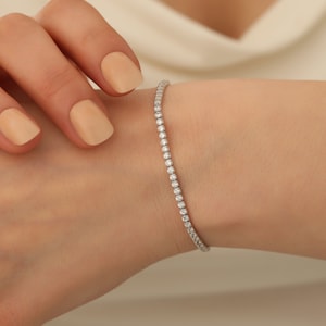 Handmade 925 Sterling Silver Bracelet: Dainty Zircone Stone, Adjustable Chain