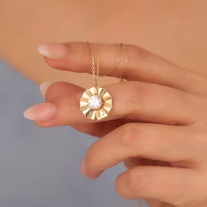 14k vergoldete Sonnenblume Halskette, Sonnenblume Schmuck, Sonnenblume Anhänger, handgemachte Goldkette, Gänseblümchen Halskette, Geschenk für sie