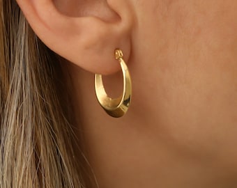 14K Gold Plated Oval Hoop Earrings, Small Chunky Huggie Hoops, Lightweight Thick Oval Hoops, Minimal Everyday Gold Earrings