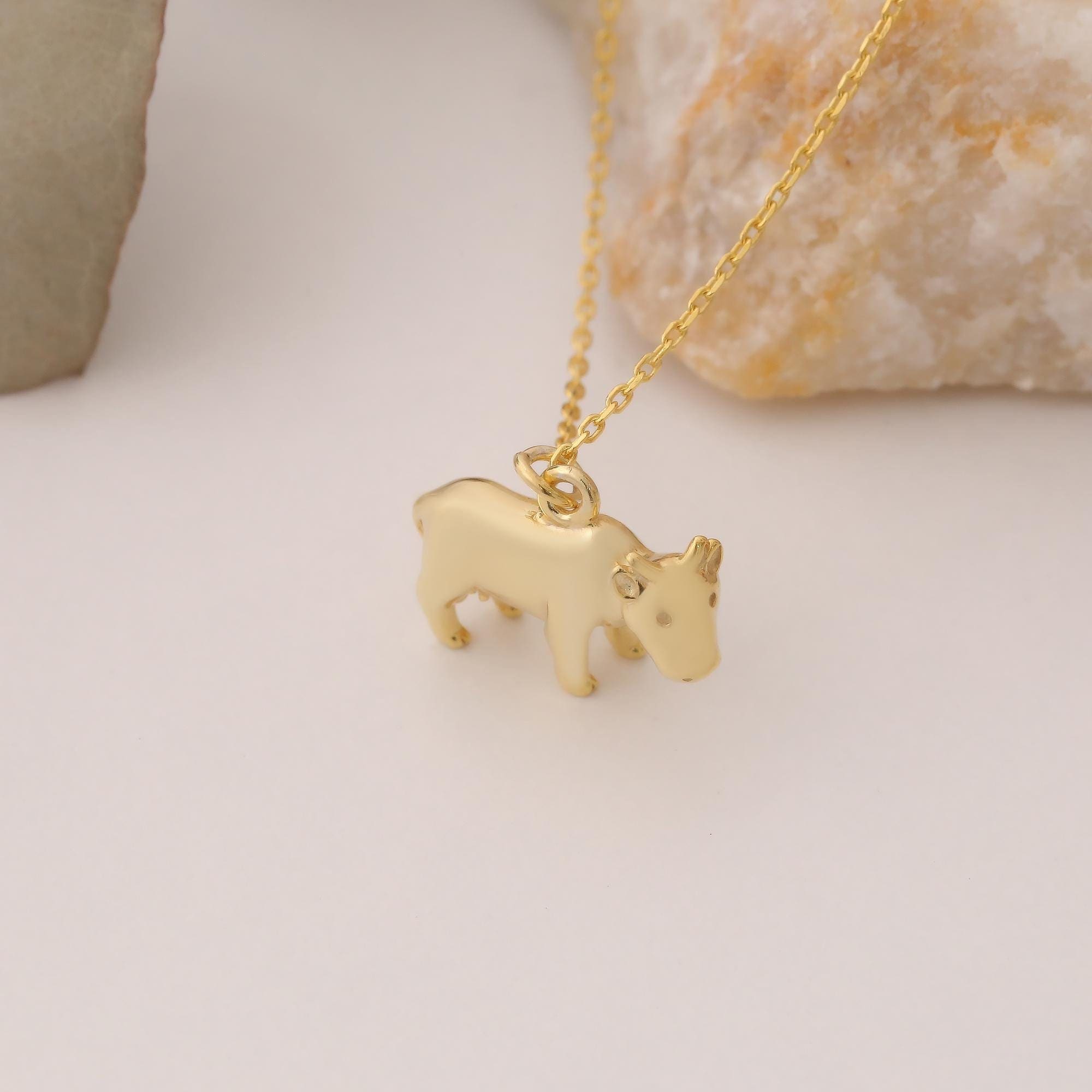 Collana a forma di mucca placcata in oro 14K con micron - Ciondolo a forma di animale da fattoria 3D, collana con ciondolo in oro minimale, grazioso regalo di gioielli con animali