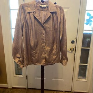 Women&#39;s vintage Oscar de la Renta Blouse, Size 8 Pink & Bl