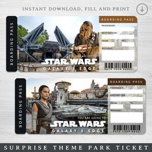 Könnte beinhalten: Zwei Star Wars-Themen-Boardingpass-Designs. Eines zeigt Chewbacca und den Text "You are off to Star Wars Galaxy's Edge." Das andere zeigt Rey mit dem Text "You are going to Star Wars Galaxy's Edge." Beide haben ausfüllbare Felder.