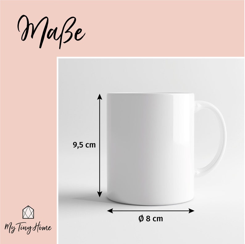K&ouml;nnte beinhalten: Wei&szlig;e Keramiktasse mit dem Wort "Maybe" darauf gedruckt. Die Tasse ist 9,5 cm hoch und 8 cm im Durchmesser.