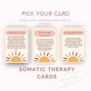 Puede incluir: Tres tarjetas ilustradas con un gráfico de sol y texto que dice "Ejercicios de centrado", "Técnicas de automasaje" y "Movimientos de Qi Gong". Las tarjetas son parte de un conjunto llamado "Cartas de terapia somática".