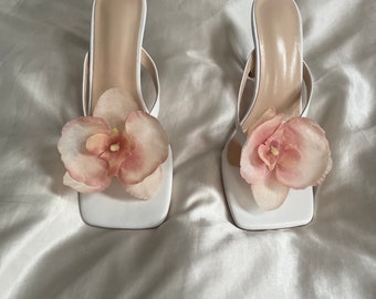 Fleur de couleur orchidée rose poudré (option de chaussures de style string pour les grandes tailles)