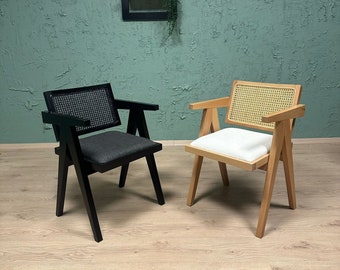 Pierre Jeanneret Stil - Holzstühle mit Armlehnen - Rattan Stuhl - Personalisierte Stühle - Ess-Set-Optionen - Vintage Wohndekor