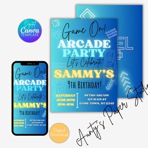 Peut inclure: Une invitation numérique bleue et jaune pour une fête d'anniversaire de 9 ans sur le thème de l'arcade. L'invitation indique "Game On! Arcade Party Let's Celebrate Sammy's 9th Birthday!" avec un graphisme de jeu d'arcade rétro. L'invitation comprend la date, l'heure et le lieu de la fête.