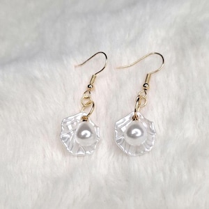 Shell earrings with pearl, summer earrings, hanging earrings, gold earrings