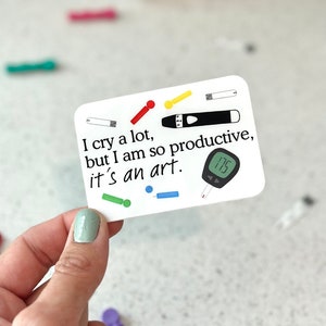 Piango tanto, ma sono così produttivo che è un’arte, adesivo Taylor Swift sul diabete, adesivo divertente sul diabete, adesivo T1D, diabetico di tipo uno