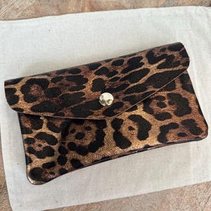 Carteira de couro de vaca leopardo