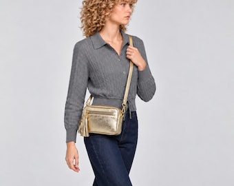 Small women's shoulder bag in iridescent leather, elegant compact bag with zip pocket, chic everyday bag – 20 × 15 cm