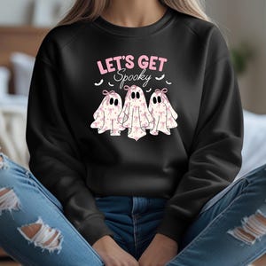 Let&#39;s Get Spooky sweater, Halloween-sweater, Ghost Halloween-shirt dames, Spooky Season-hoodie, leuke herfstoutfit, Halloweencadeau